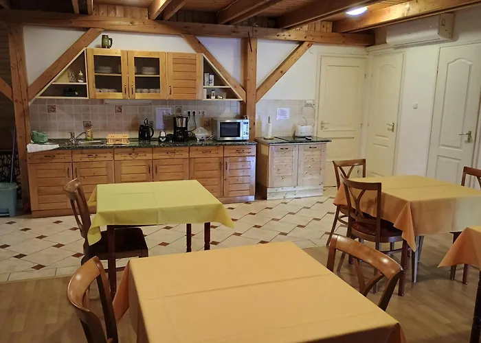 Melinda Alloggio in famiglia Keszthely